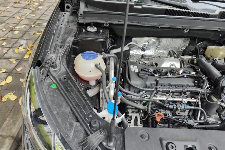 Used JETOUR X70 2023 1.5T DCT Beyond PRO Edition 7 Seats Engine Bay Right