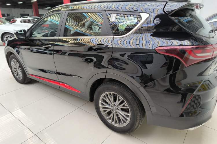 Used JETOUR X70 2023 1.5T DCT Overpass PRO+ Edition 7 Seats Exterior 3