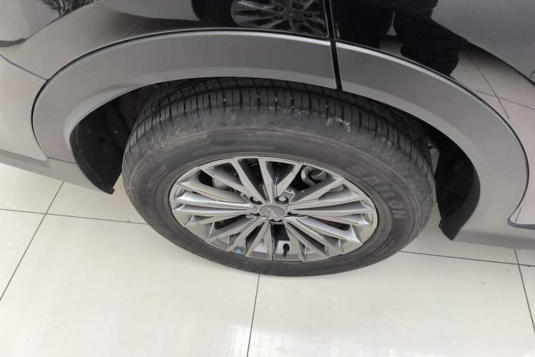 Used JETOUR X70 2023 1.5T DCT Overpass PRO+ Edition 7 Seats Exterior 8