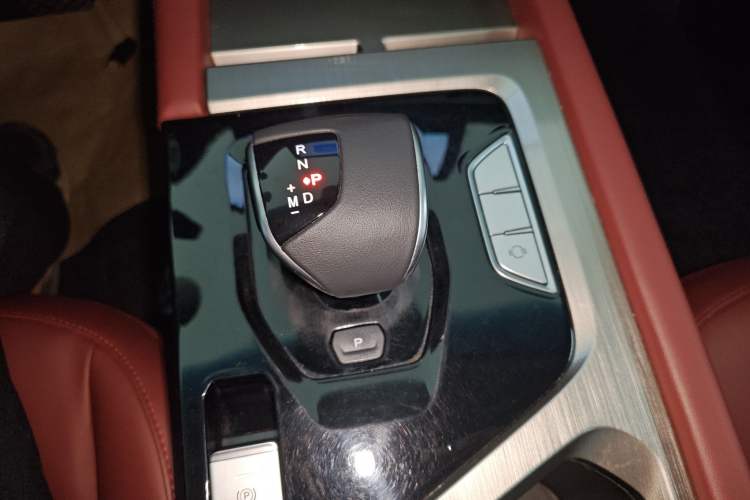 Used JETOUR X70 2023 1.5T DCT Beyond PRO+ Edition 5-Seater Gear Lever