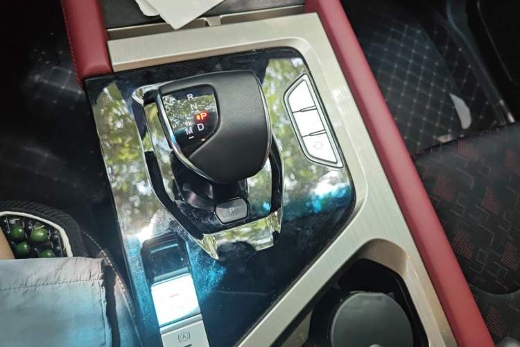 Used JETOUR X70 2023 1.5T DCT Land Cruiser 7-Seater Gear Lever