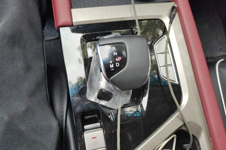 Used JETOUR X70 2023 1.5T DCT Beyond PRO Edition 7 Seats Gear Lever