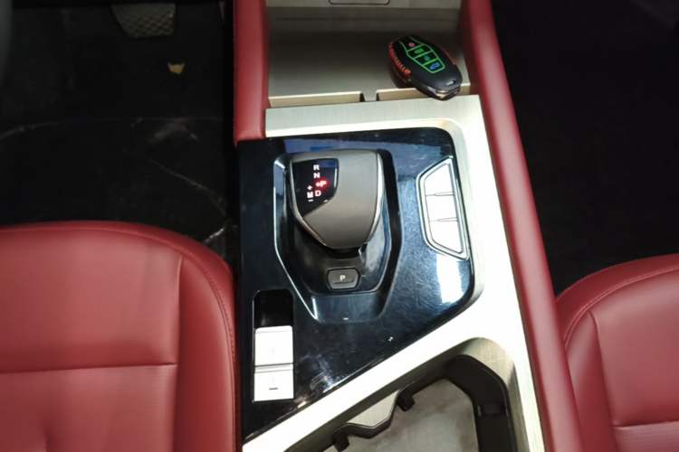 Used JETOUR X70 2023 1.5T DCT Beyond PRO+ Edition 5-Seater Gear Lever