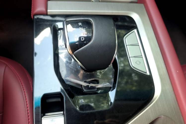Used JETOUR X70 2023 1.5T DCT Overpass PRO+ Edition 7 Seats Gear Lever