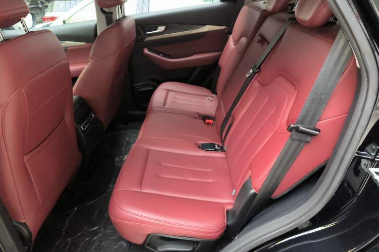 Used JETOUR X70 2023 1.5T DCT Overpass PRO+ Edition 7 Seats Interior 4