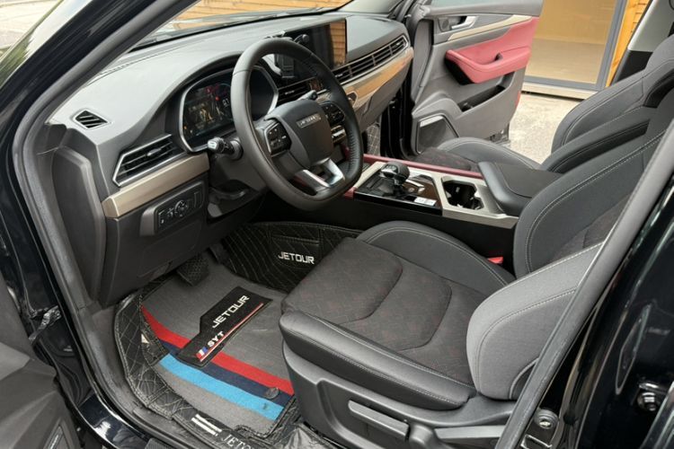 Used JETOUR X70 2023 1.5T DCT Beyond PRO Edition 7 Seats Interior 6