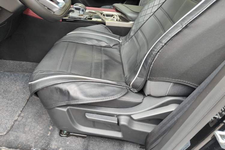 Used JETOUR X70 2023 1.5T DCT Beyond PRO Edition 7 Seats Left Front Seat
