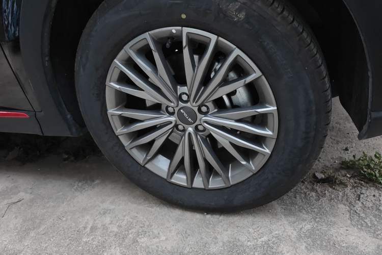 Used JETOUR X70 2023 1.5T DCT Overpass PRO+ Edition 7 Seats Right Front Wheel Hub