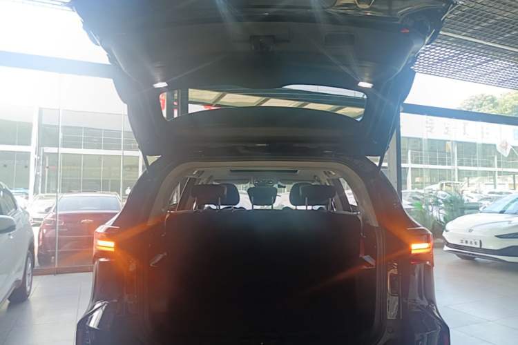 Used JETOUR X70 2023 1.5T DCT Beyond PRO Edition 5-Seater Trunk