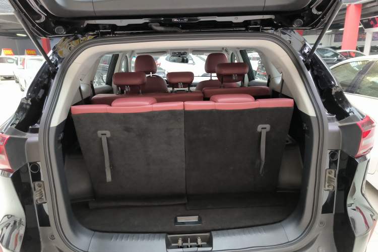 Used JETOUR X70 2023 1.5T DCT Overpass PRO+ Edition 7 Seats Trunk