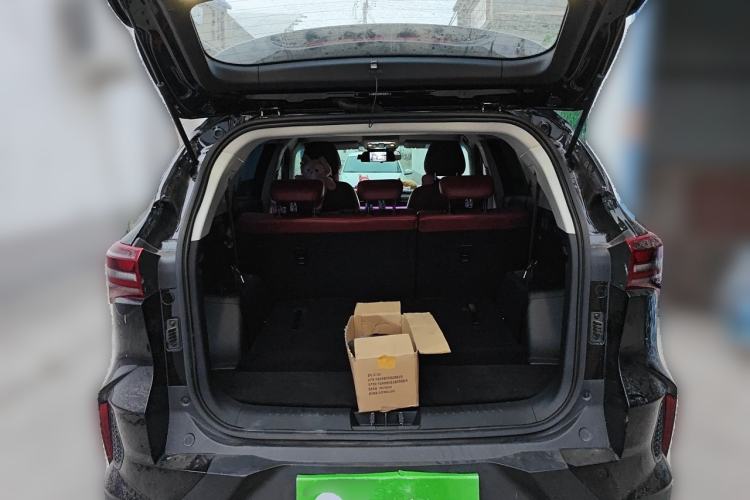 Used JETOUR X70 2023 1.5T DCT Overpass PRO+ Edition 7 Seats Trunk