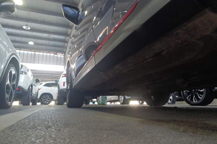 Used JETOUR X70 2023 1.5T DCT Dream Edition 5 Seats Left Side Sill