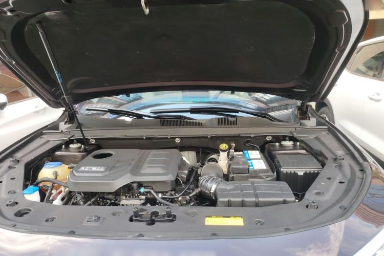 Used JETOUR X70 2023 Zhege 2.0T DCT Wolong 5-Seater Engine Bay