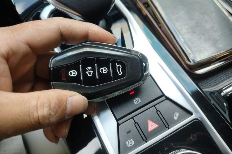Used JETOUR X70 2023 Zhege 2.0T DCT Wolong 5-Seater Interior 1