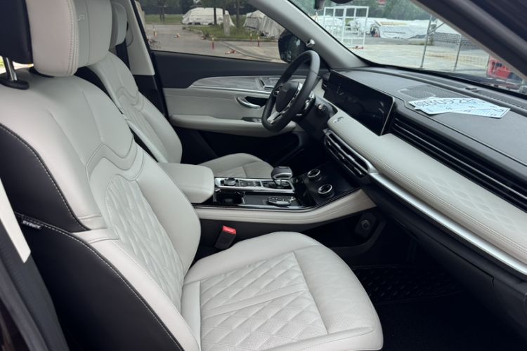 Used JETOUR X70 2023 Zhege 2.0T DCT Wolong 5-Seater Interior 3