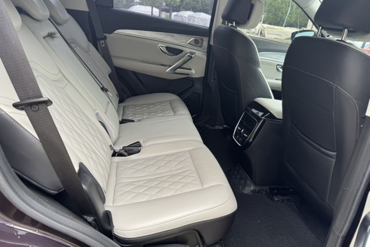 Used JETOUR X70 2023 Zhege 2.0T DCT Wolong 5-Seater Interior 5