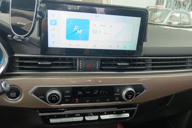 Used JETOUR X70 2023 1.5T DCT Overpass PRO+ Edition 7 Seats Audio And AC Panel