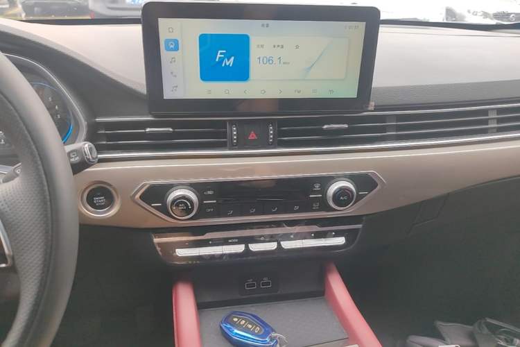 Used JETOUR X70 2023 1.5T DCT Dream Edition 5 Seats Audio And AC Panel