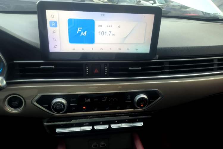 Used JETOUR X70 2023 1.5T Manual Overdrive Version 5 Seats Audio And AC Panel