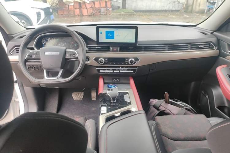 Used JETOUR X70 2023 1.5T DCT Dream Edition 5 Seats Center Console