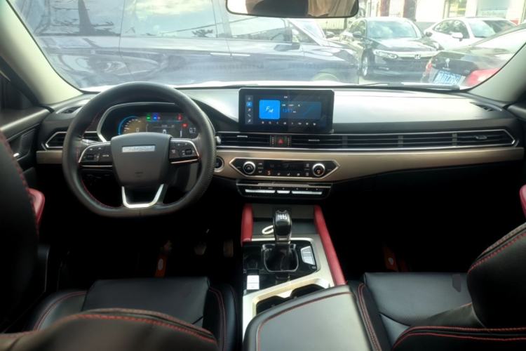 Used JETOUR X70 2023 1.5T Manual Overdrive Version 5 Seats Center Console