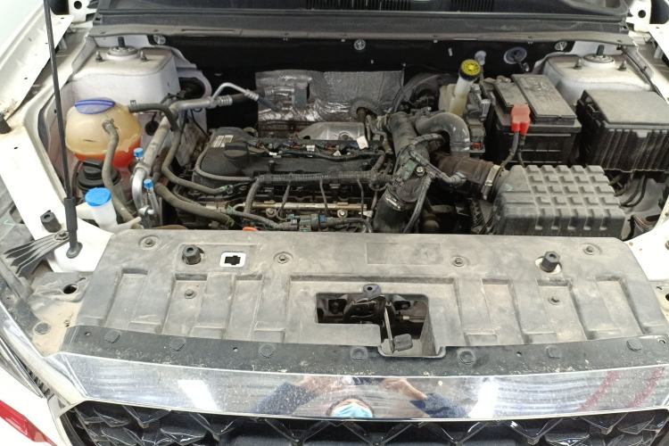 Used JETOUR X70 2023 1.5T Manual Overdrive Version 5 Seats Engine Bay
