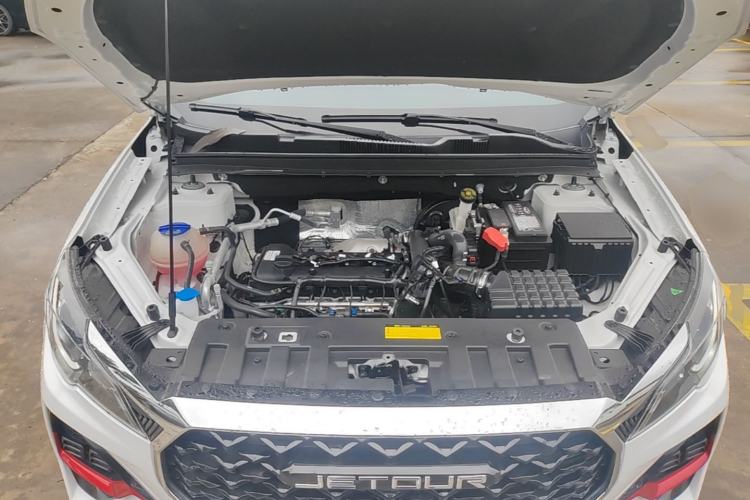 Used JETOUR X70 2023 1.5T DCT Dream Edition 5 Seats Engine Bay