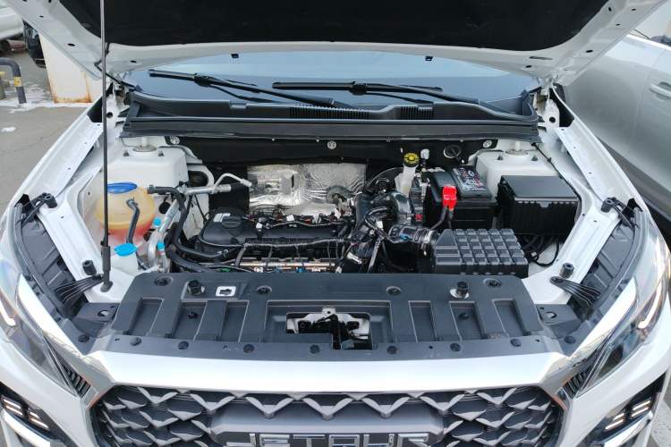 Used JETOUR X70 2023 1.5T DCT Beyond PRO Edition 5-Seater Engine Bay