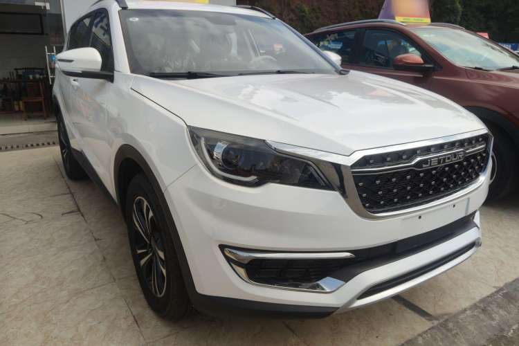 Used JETOUR X70 2023 1.5T DCT Flagship Edition 7-Seater Exterior 2