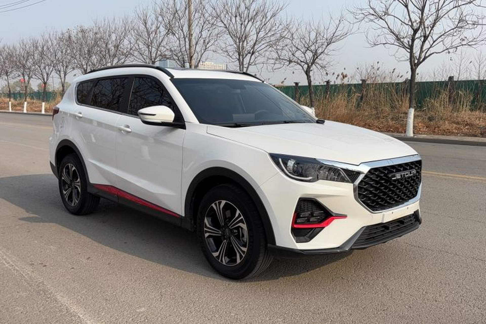 Used JETOUR X70 2023 1.5T DCT Beyond PRO+ Edition 5-Seater Exterior 2