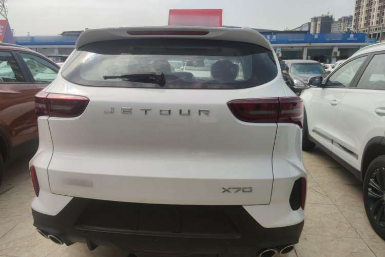 Used JETOUR X70 2023 1.5T DCT Flagship Edition 7-Seater Exterior 4