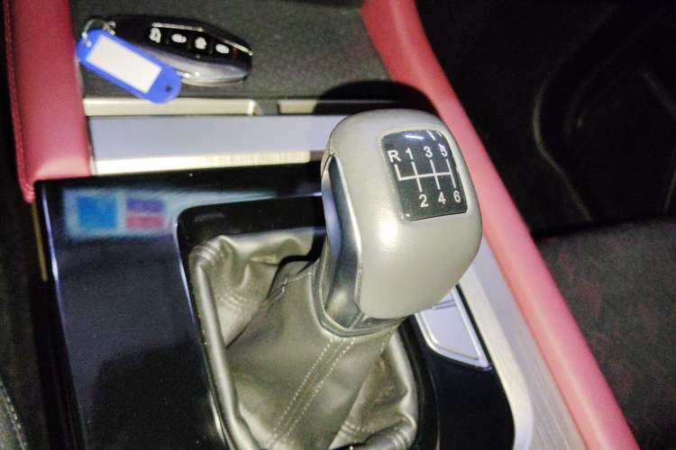 Used JETOUR X70 2023 1.5T Manual Overdrive Version 5 Seats Gear Lever