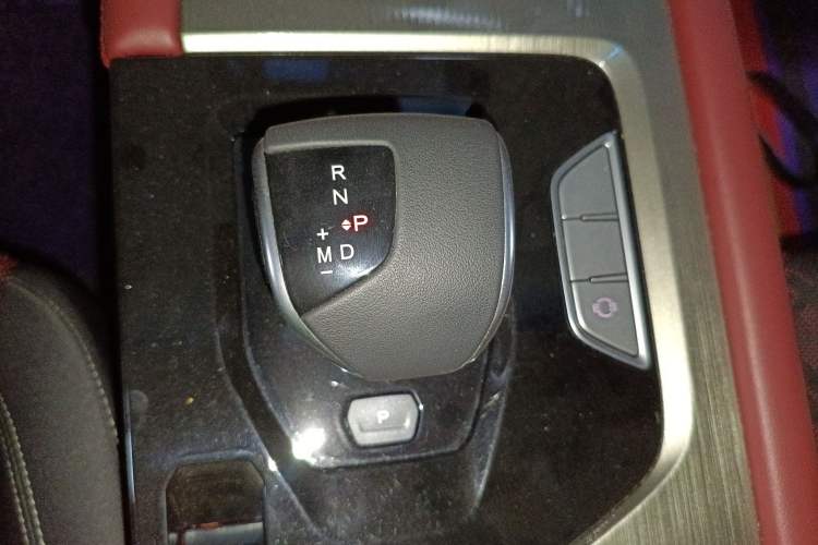 Used JETOUR X70 2023 1.5T DCT Beyond PRO Edition 7 Seats Gear Lever