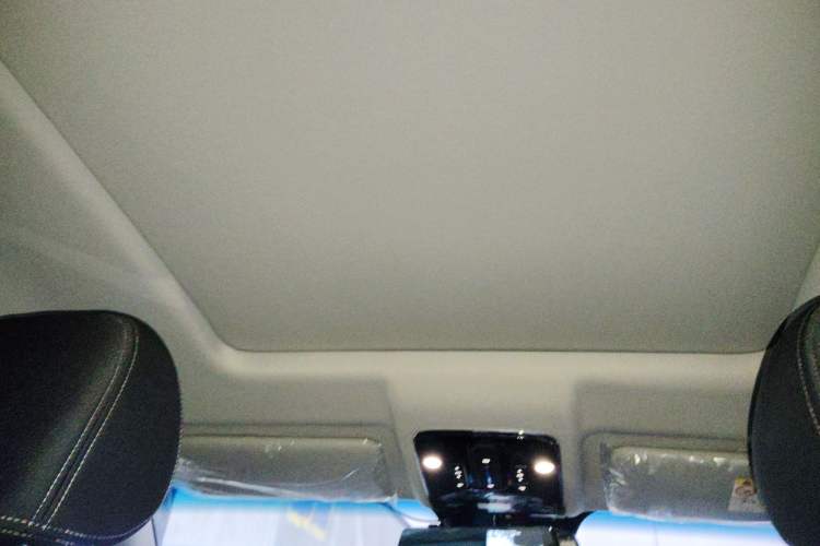 Used JETOUR X70 2023 1.5T Manual Overdrive Version 5 Seats Headliner