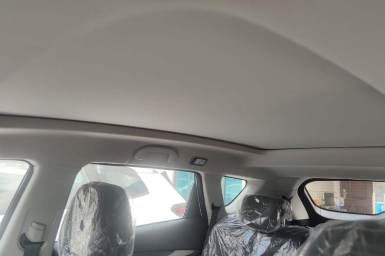 Used JETOUR X70 2023 1.5T DCT Flagship Edition 7-Seater Interior 1