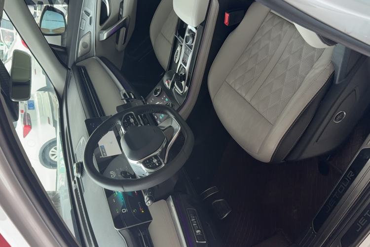 Used JETOUR X70 2023 Zhege 2.0T DCT Wolong 5-Seater Interior 1