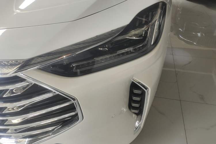 Used JETOUR X70 2023 Zhuge 2.0T DCT Wolong 7-Seater Left Front Headlight