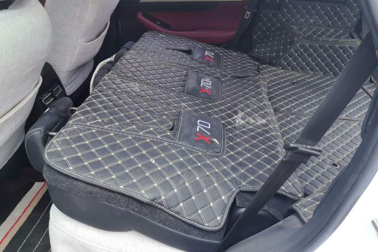 Used JETOUR X70 2023 1.5T DCT Beyond PRO Edition 7 Seats Left Rear Seat