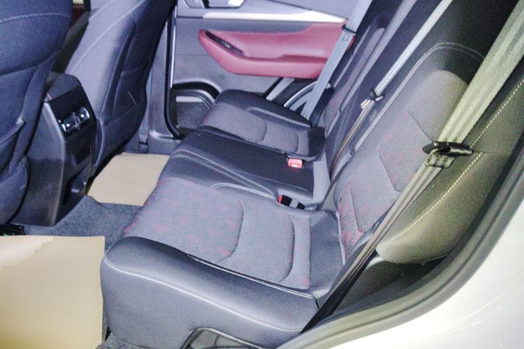 Used JETOUR X70 2023 1.5T Manual Overdrive Version 5 Seats Left Rear Seat