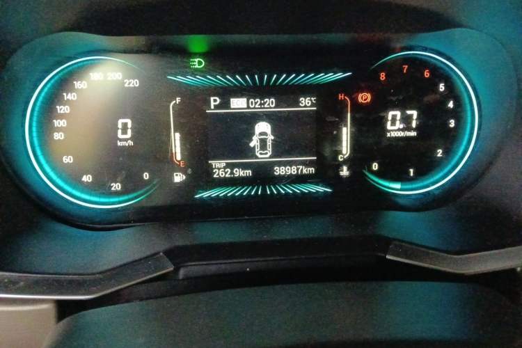 Used JETOUR X70 2023 1.5T DCT Beyond PRO+ Edition 5-Seater Odometer Close Up