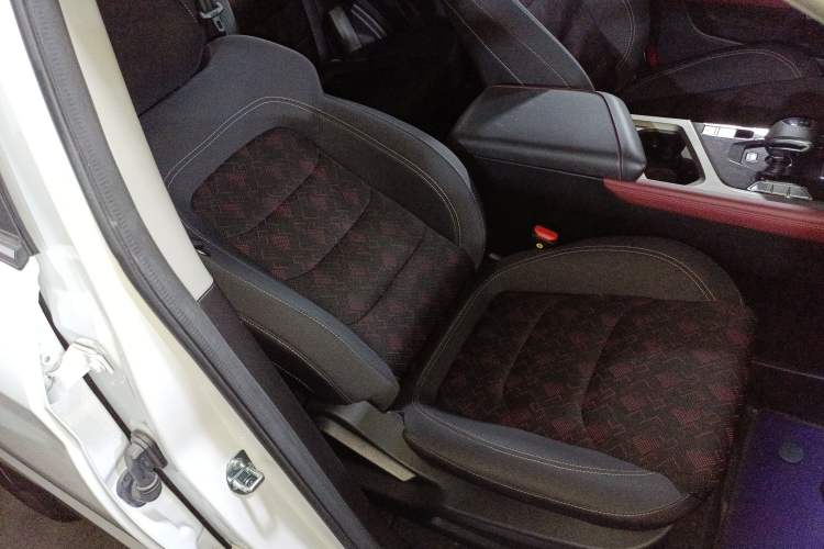 Used JETOUR X70 2023 1.5T DCT Beyond PRO Edition 7 Seats Right Front Seat