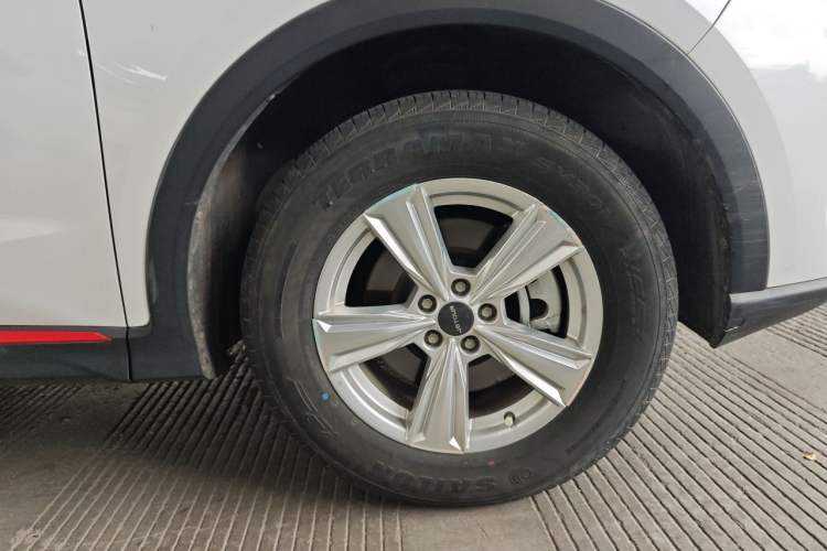 Used JETOUR X70 2023 1.5T Manual Overdrive Version 5 Seats Right Front Wheel Hub