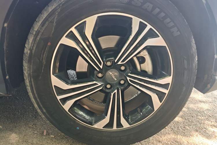 Used JETOUR X70 2023 1.5T DCT Overpass PRO+ Edition 7 Seats Right Front Wheel Hub