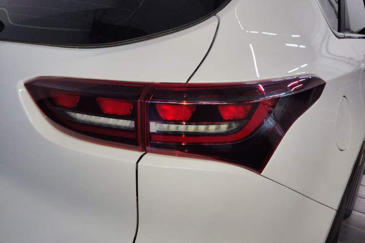 Used JETOUR X70 2023 1.5T Manual Overdrive Version 5 Seats Right Rear Taillight