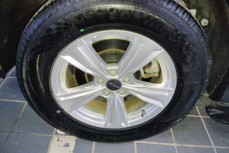 Used JETOUR X70 2023 1.5T Manual Overdrive Version 5 Seats Right Rear Wheel Hub