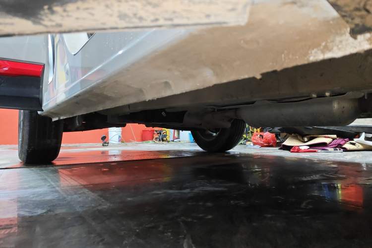 Used JETOUR X70 2023 1.5T DCT Overpass PRO+ Edition 7 Seats Right Side Sill