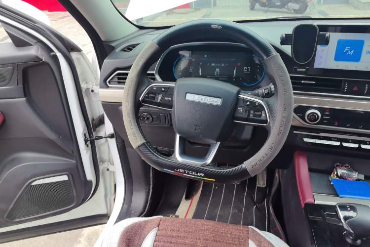Used JETOUR X70 2023 1.5T DCT Beyond PRO Edition 7 Seats Steering Wheel