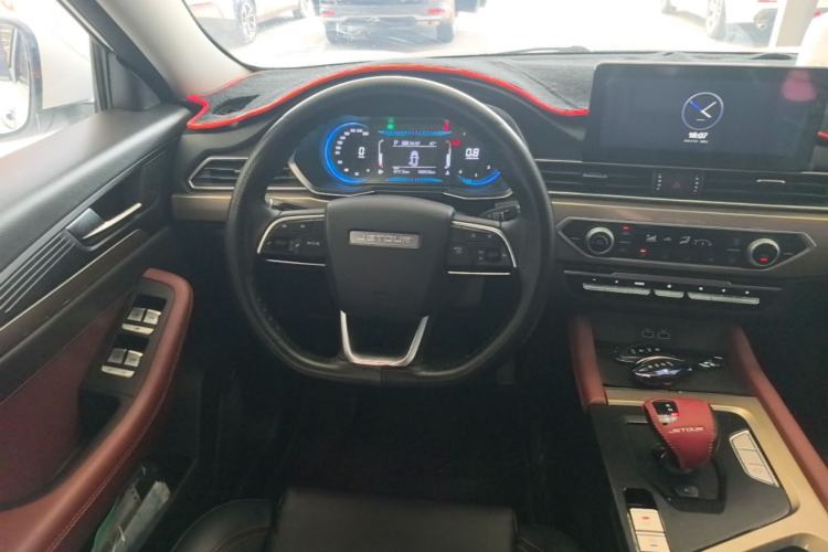 Used JETOUR X70 2023 1.5T DCT Beyond PRO Edition 7 Seats Steering Wheel