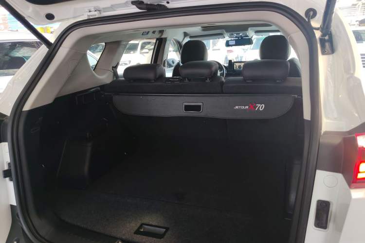 Used JETOUR X70 2023 1.5T DCT Beyond PRO Edition 5-Seater Trunk
