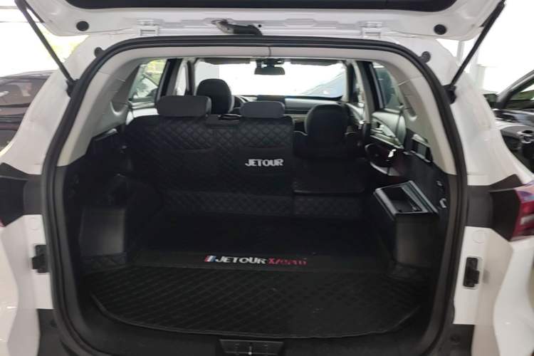 Used JETOUR X70 2023 1.5T DCT Beyond PRO Edition 5-Seater Trunk